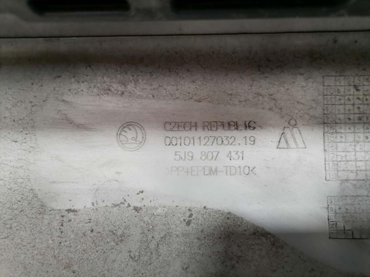 Skoda Fabia 2 5J original St0ßstange Stossfänger hinten LQ5X Hellblaumetallic Combi Bj.2014